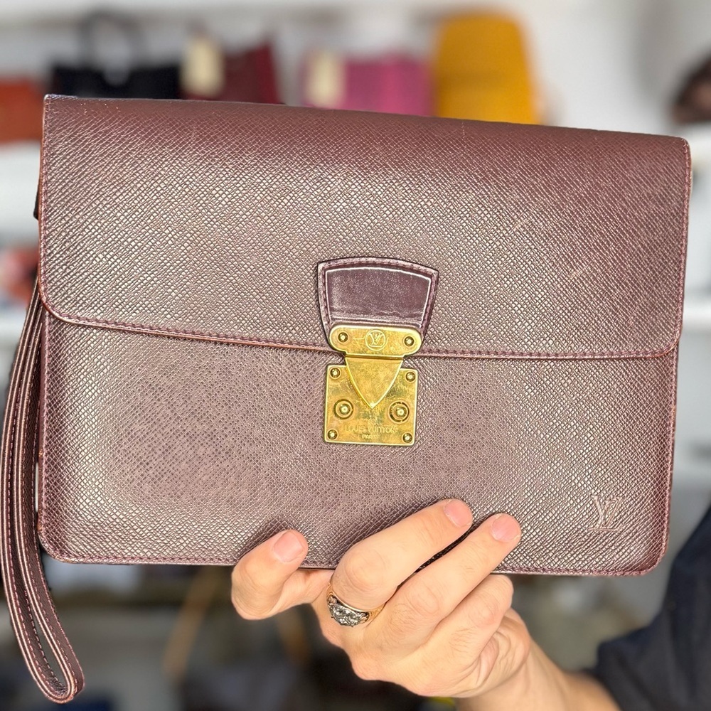 LV WRISTLET